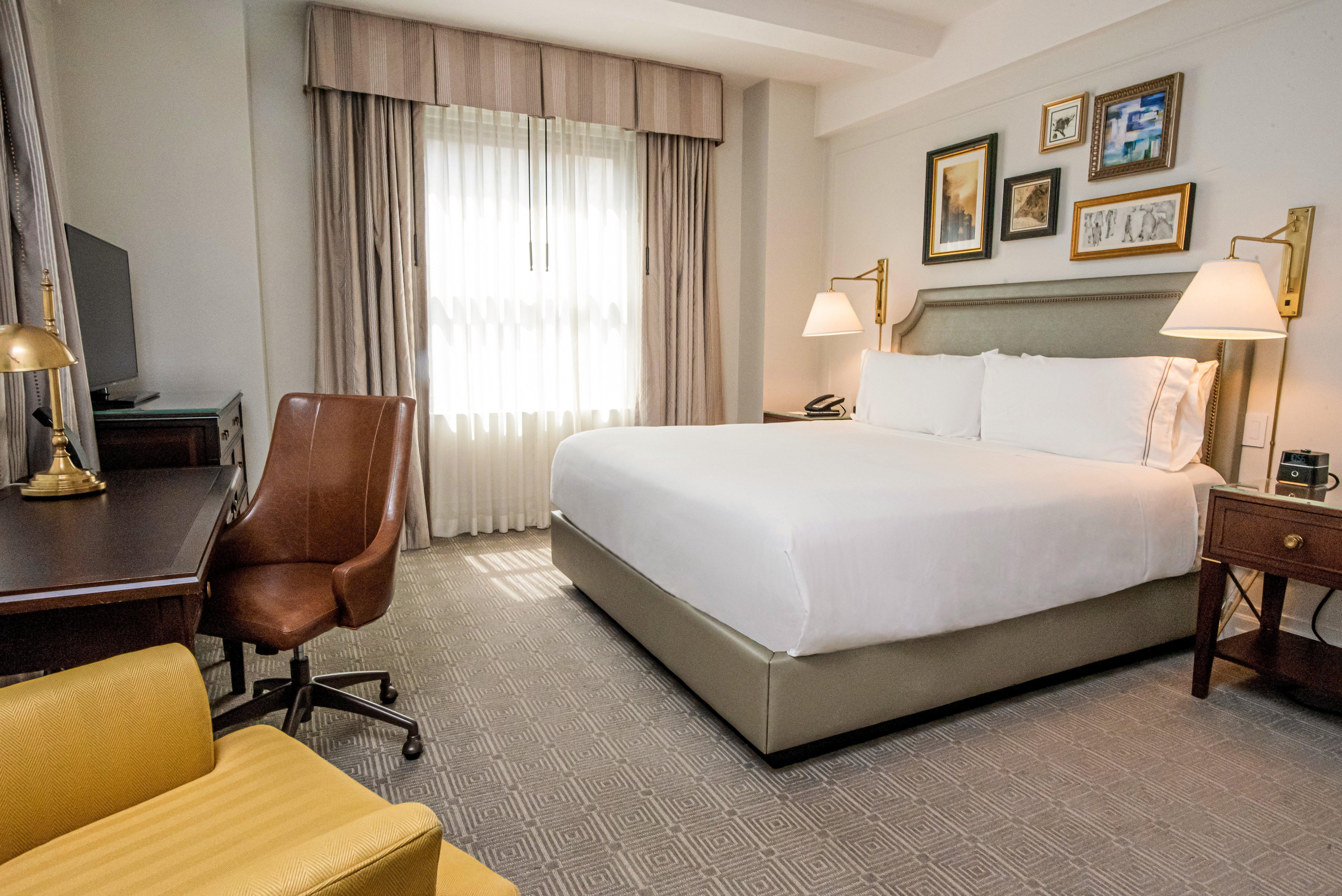 Intercontinental New York Barclay Hotel By Ihg Kültér fotó A guest room at the Hotel Commonwealth